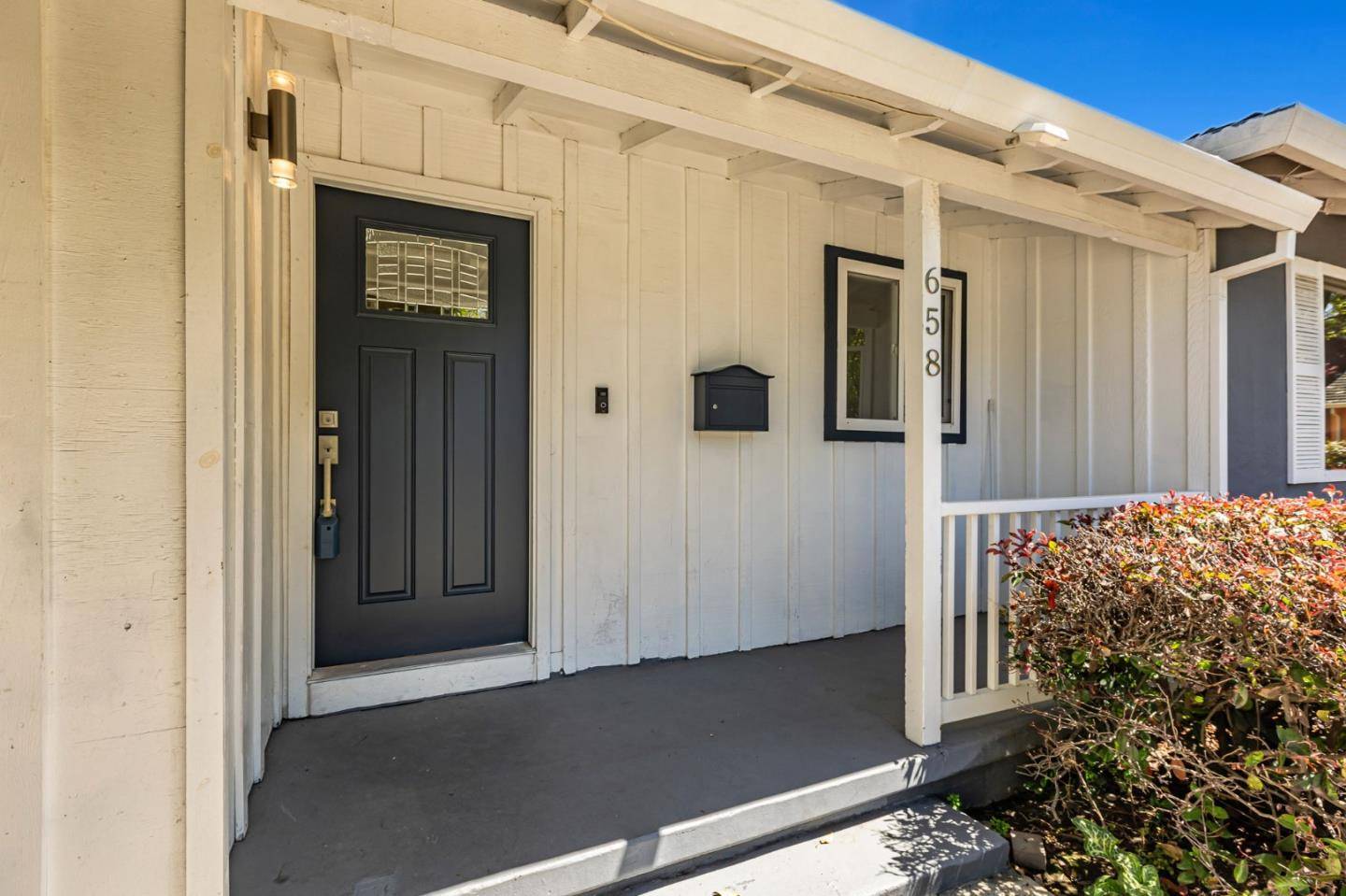 San Jose, CA 95128,658 S Daniel Way