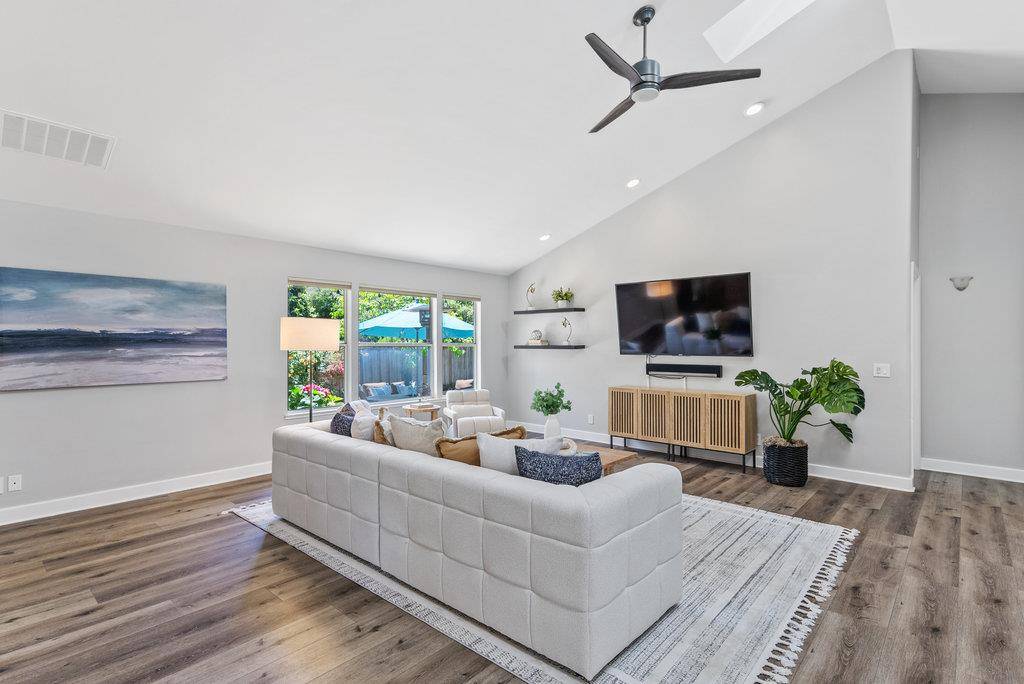 Santa Cruz, CA 95060,405 Esmeralda Drive