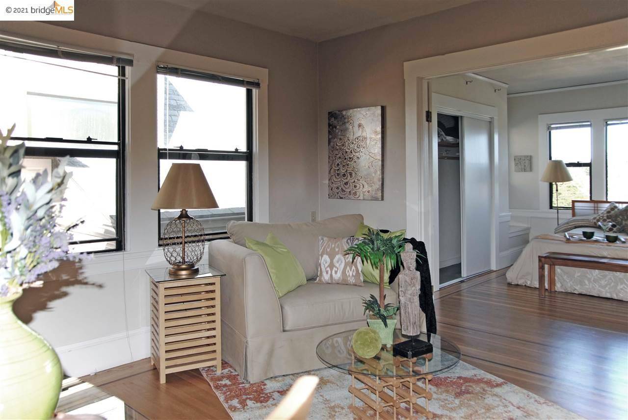 Oakland, CA 94611,4379 Howe Street