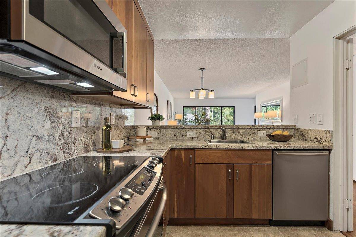 Menlo Park, CA 94025,2140 Santa Cruz Avenue #B104