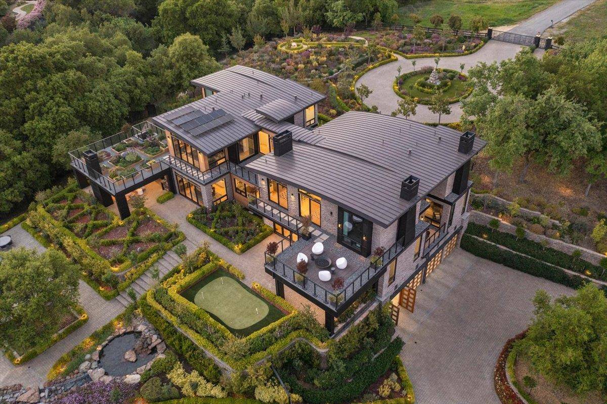 Saratoga, CA 95070,20078 Goetting Court