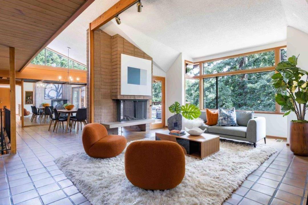 Los Altos Hills, CA 94022,27690 Briones Court