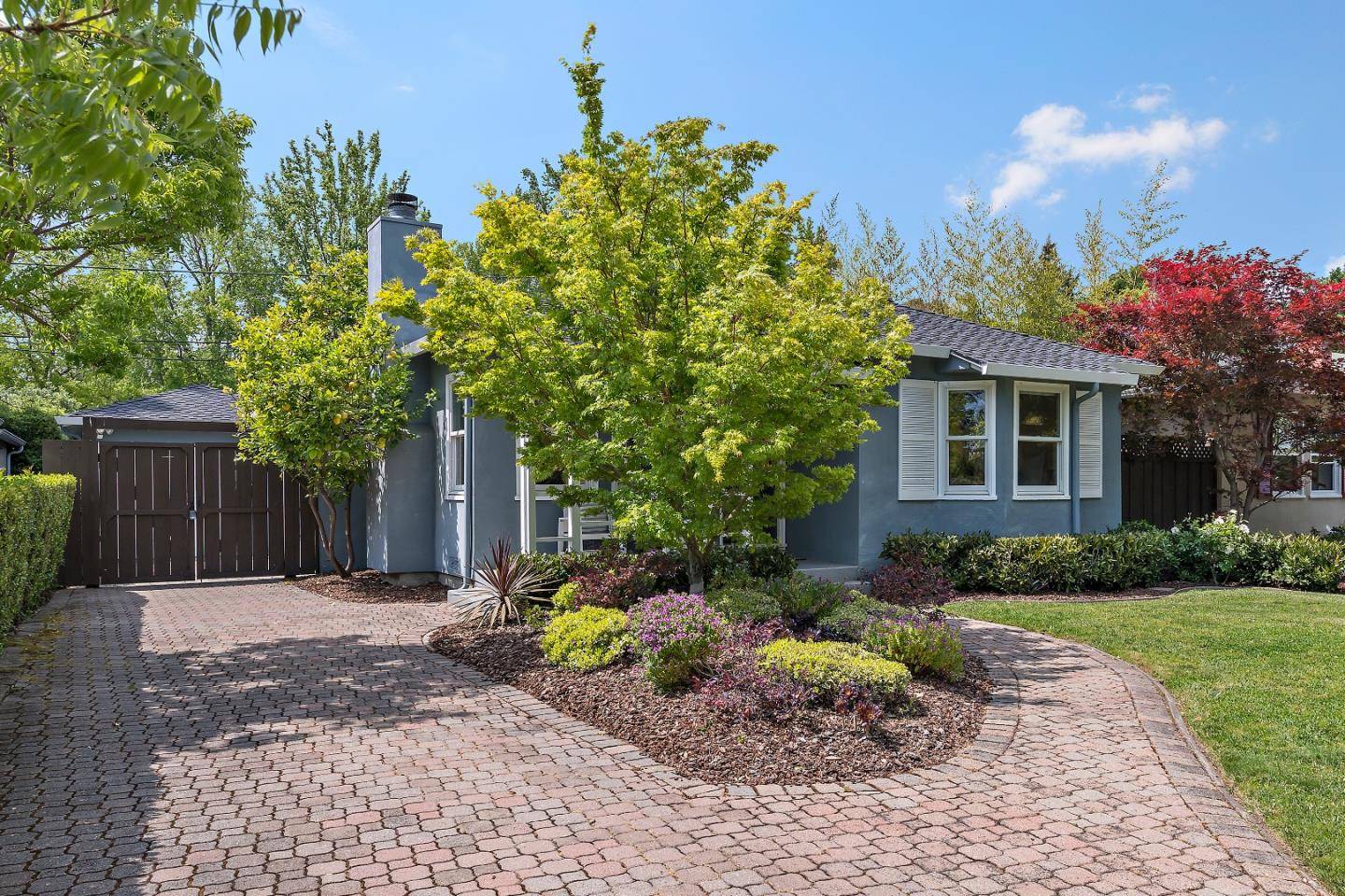 Menlo Park, CA 94025,1043 Almanor Avenue