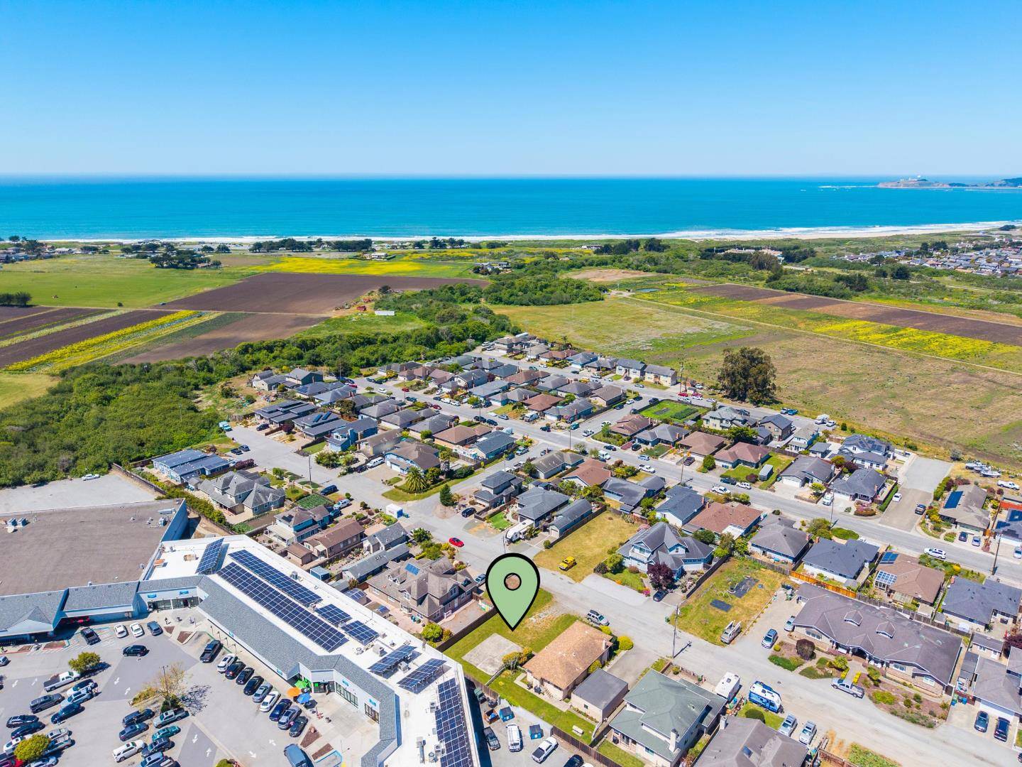 Half Moon Bay, CA 94019,411 Belleville