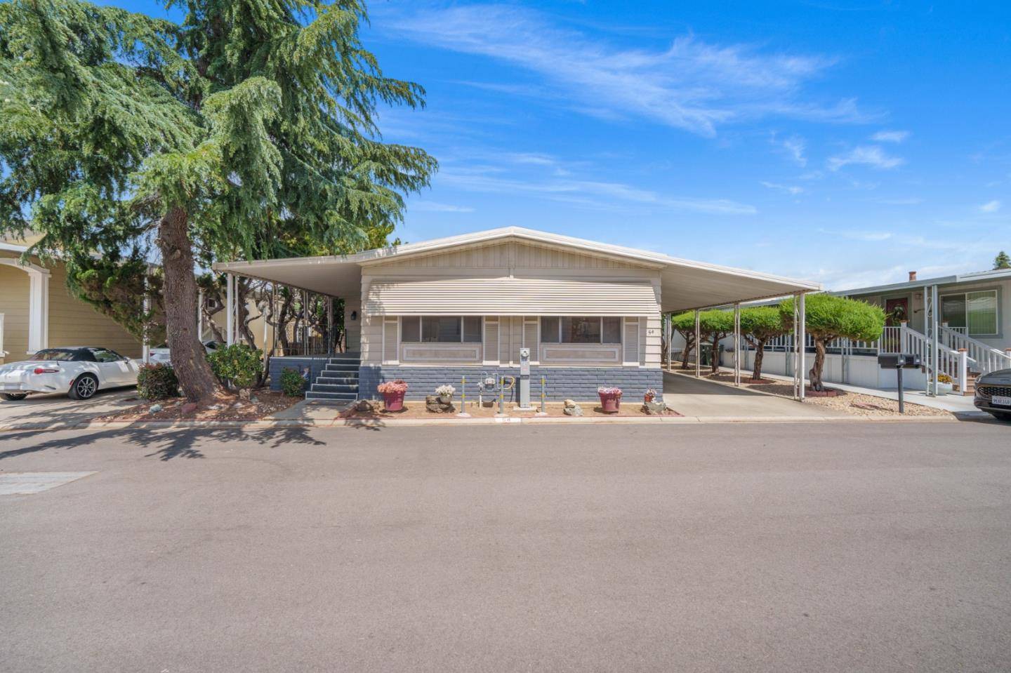 Morgan Hill, CA 95037,275 Burnett Avenue #54