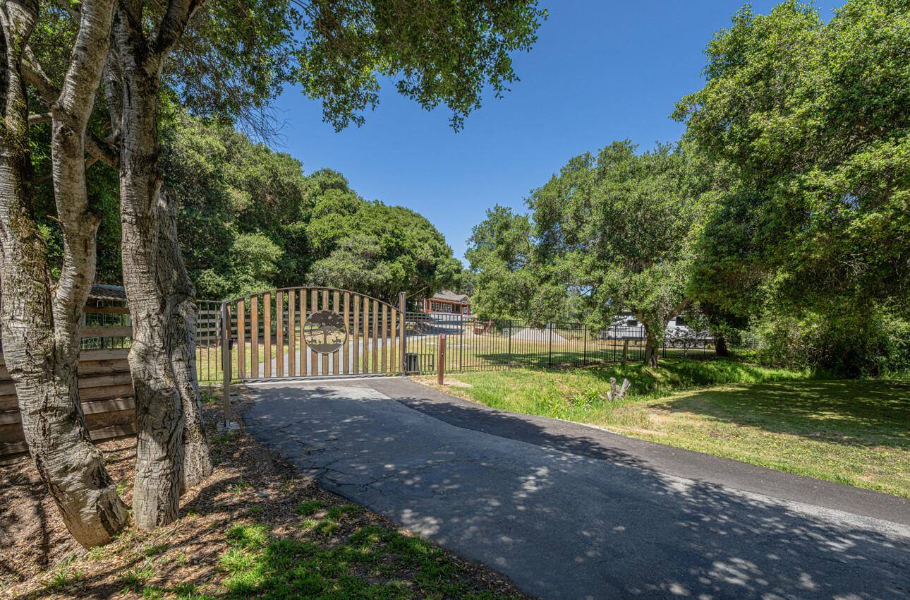 Salinas, CA 93907,9247 Holly Hill Drive