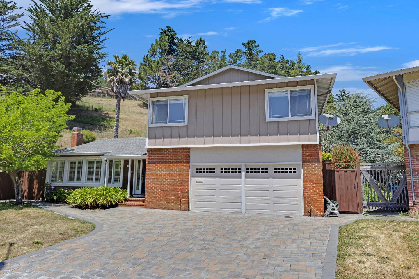 Pacifica, CA 94044,10 Banff Way