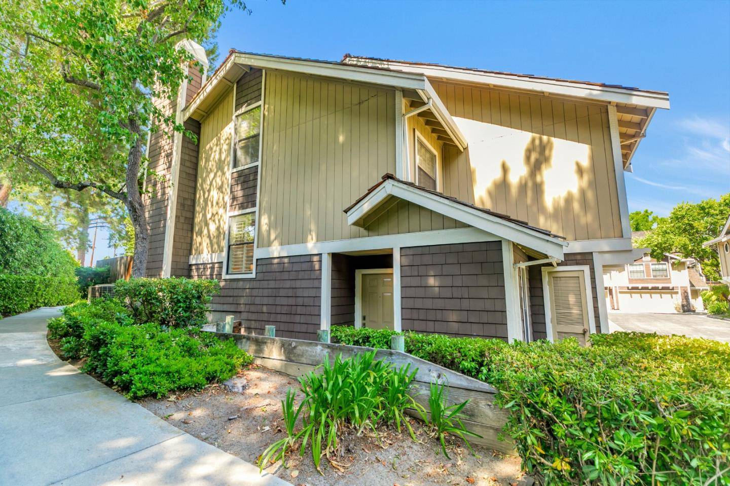 Santa Clara, CA 95050,592 Valeri Ruth Court