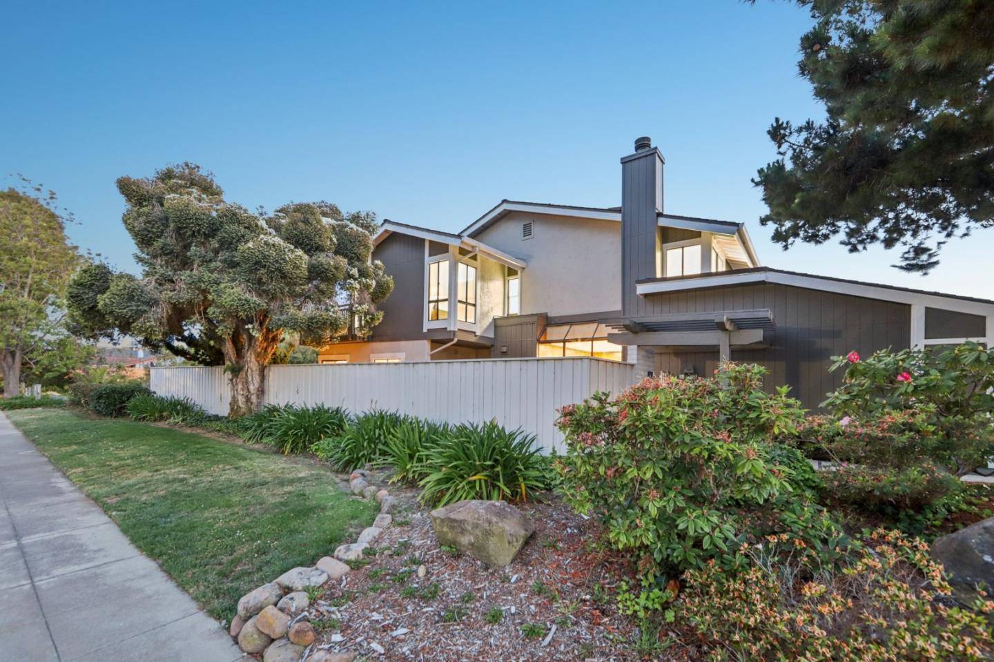 Redwood City, CA 94065,1 Spinnaker Place