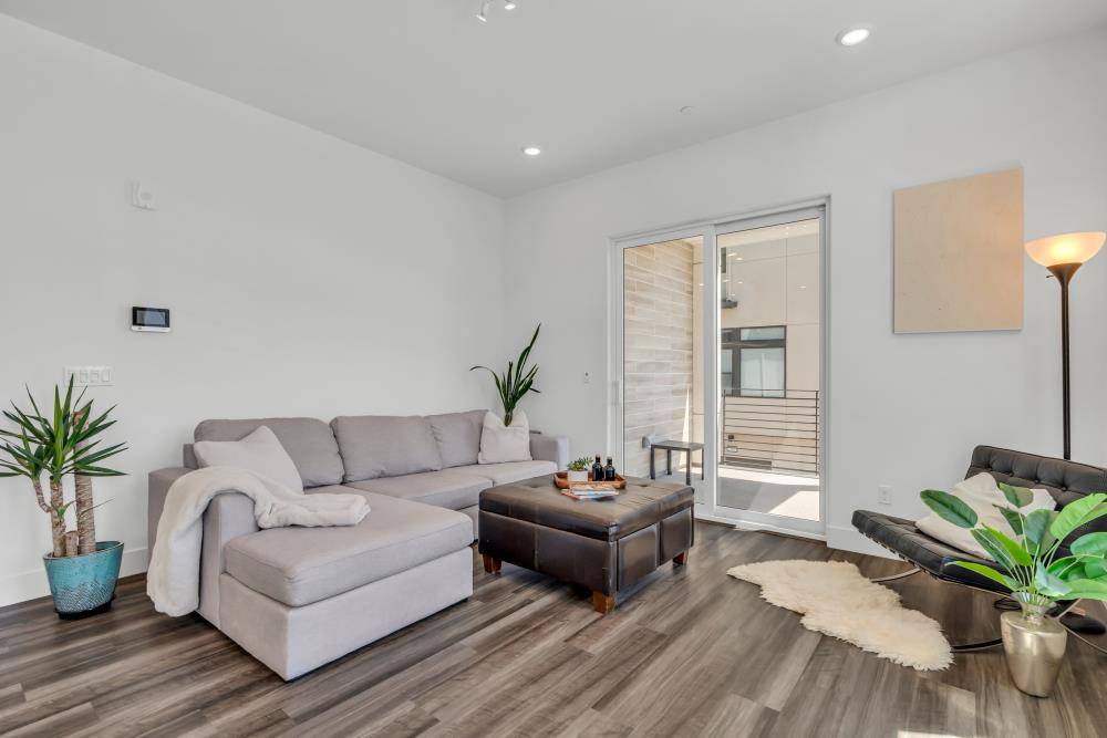 San Mateo, CA 94403,273 Waters Park Circle