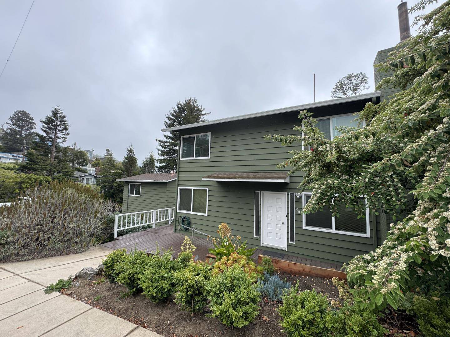 El Granada, CA 94019,363 Avenue Portola