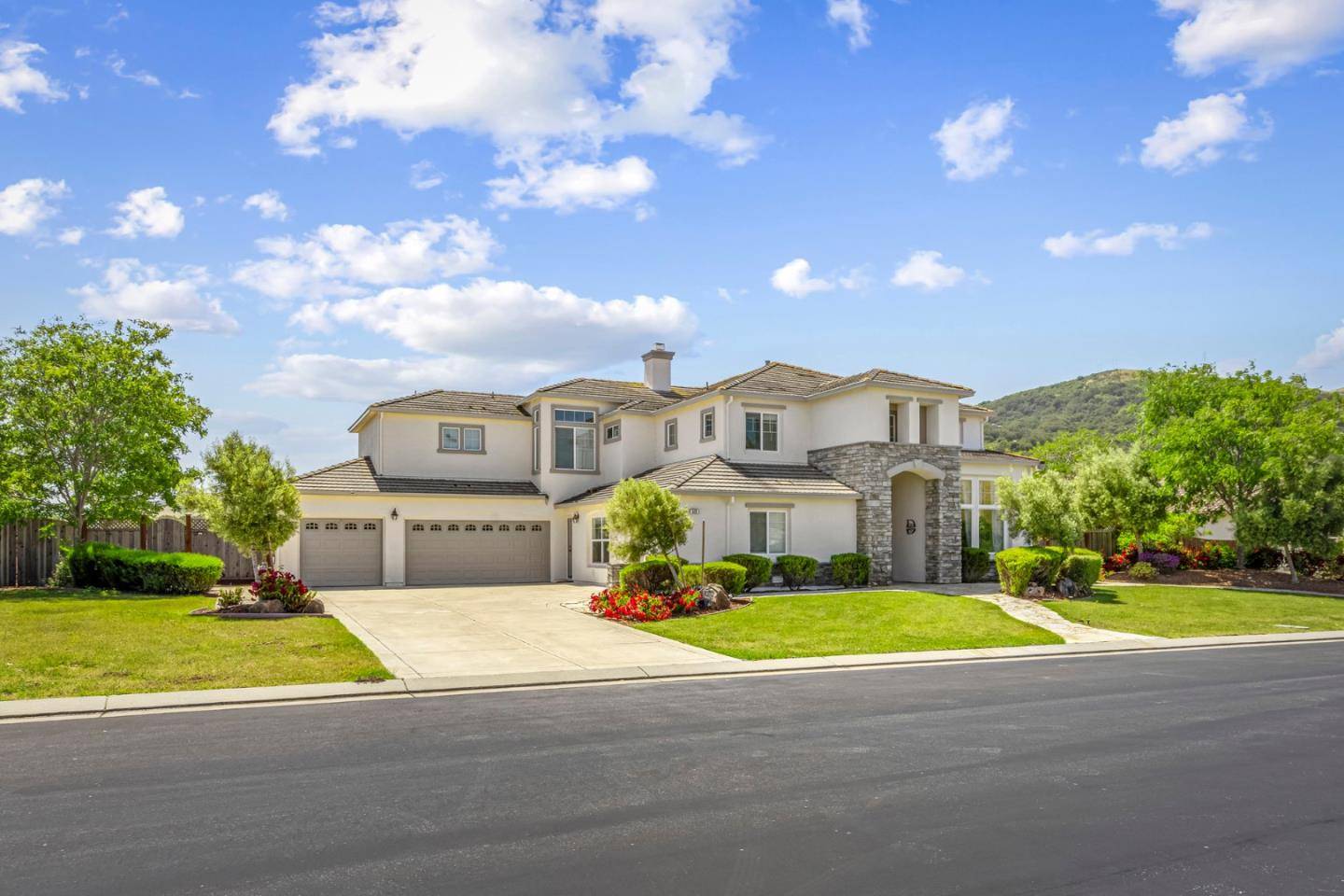San Juan Bautista, CA 95045,531 Via Vaquero Sur