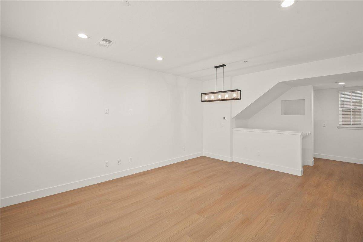 Sunnyvale, CA 94086,224 Carroll Street #2