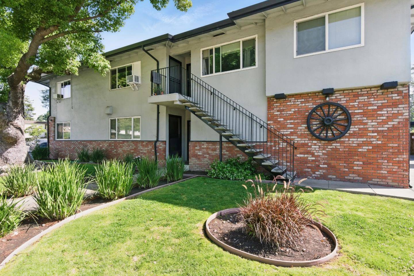Redwood City, CA 94061,1255 Woodside Road