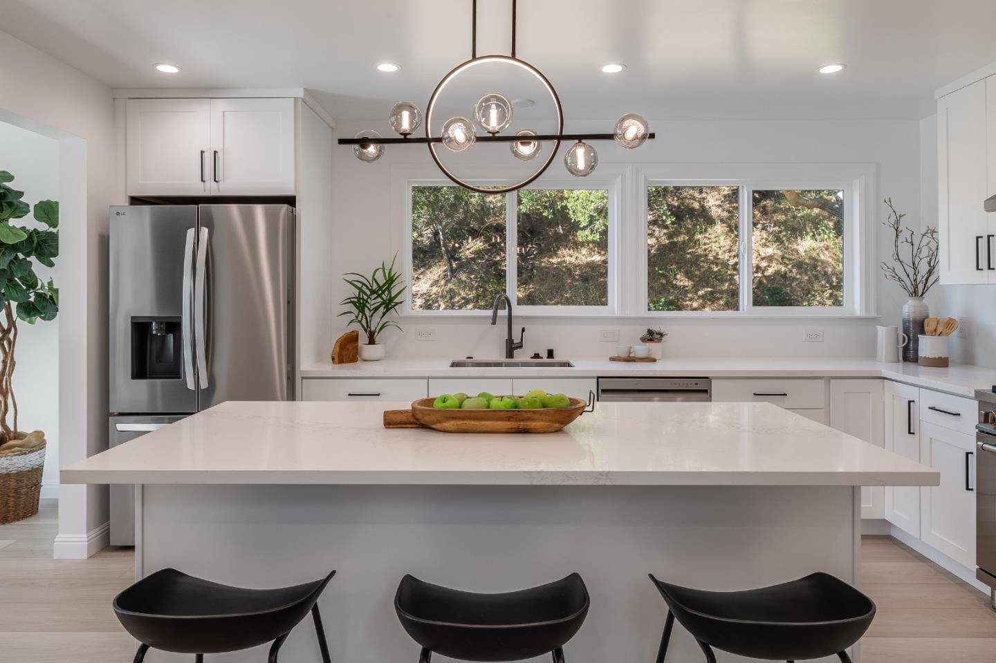 Hillsborough, CA 94010,1315 Black Mountain Road