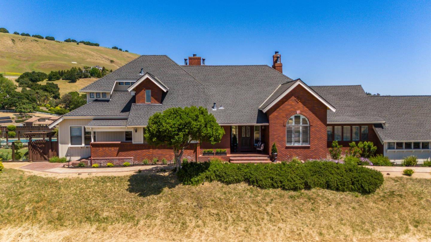 Gilroy, CA 95020,2525 Bridle Path Drive
