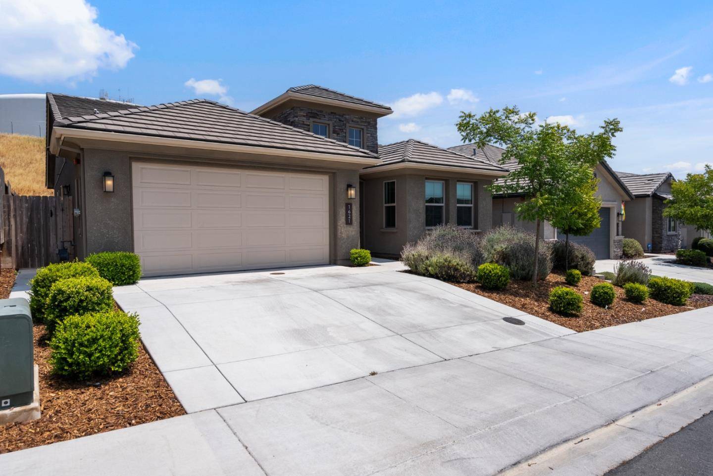 Hollister, CA 95023,1621 Castlerock Drive