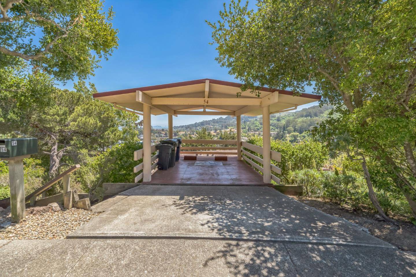 Sausalito, CA 94965,54 Buckelew Street