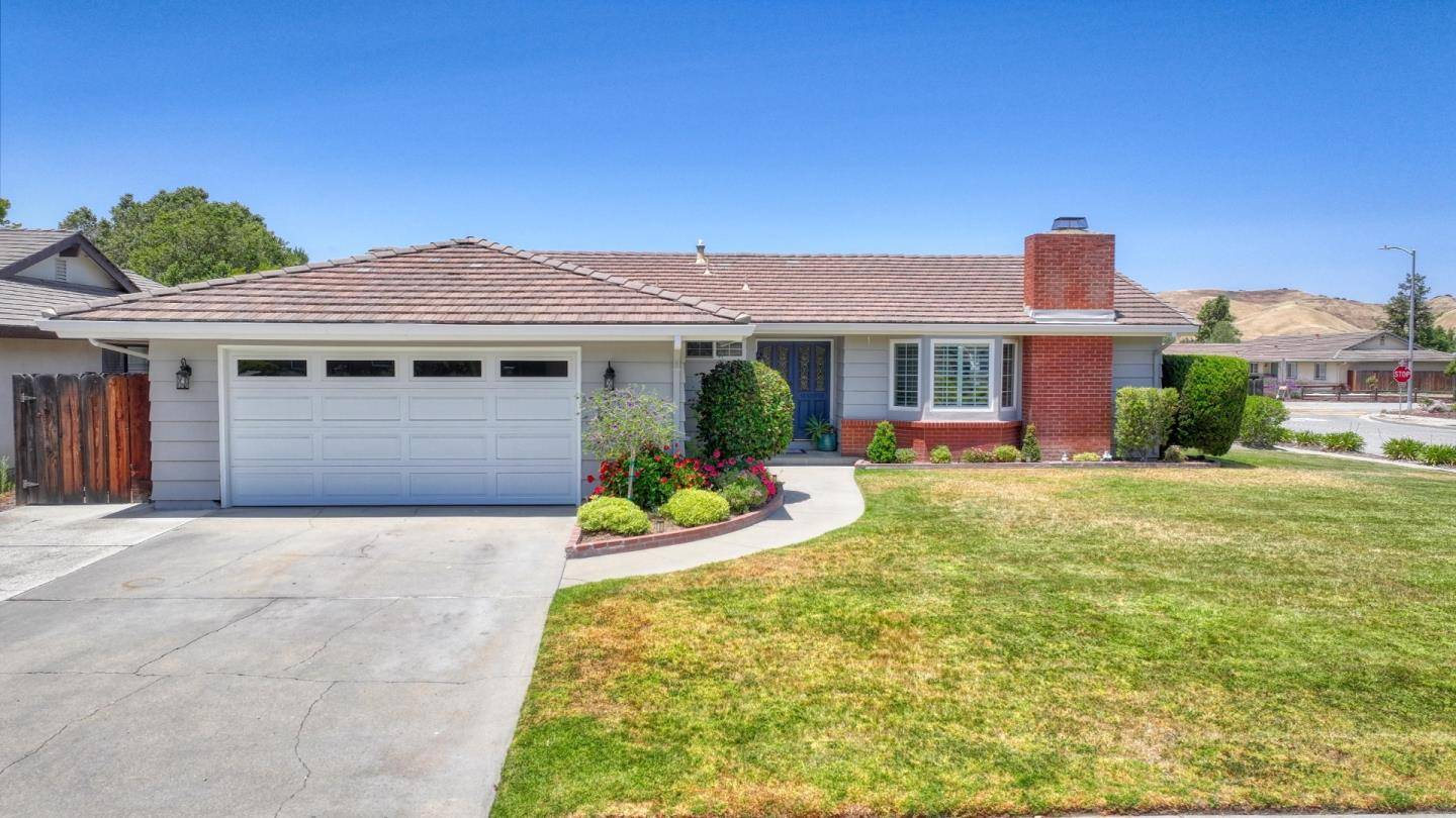 Salinas, CA 93908,22800 Bravo Place