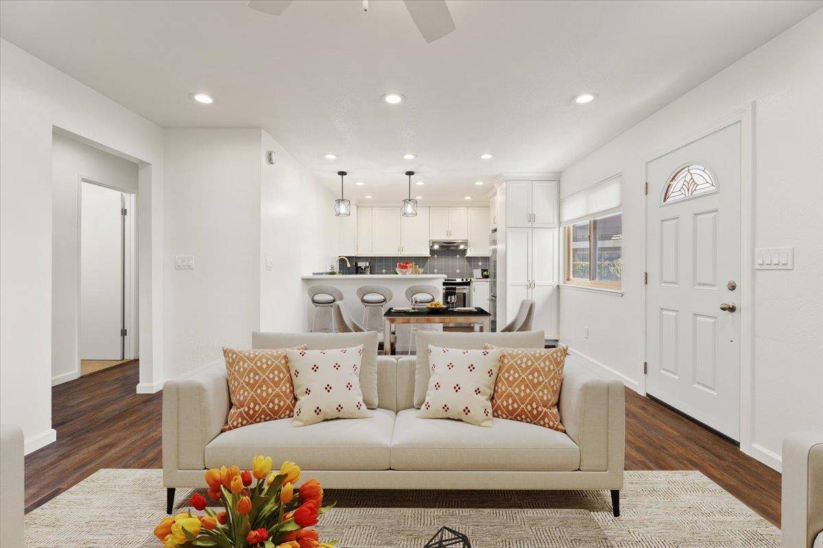 Capitola, CA 95010,1420 Ruby Court #1