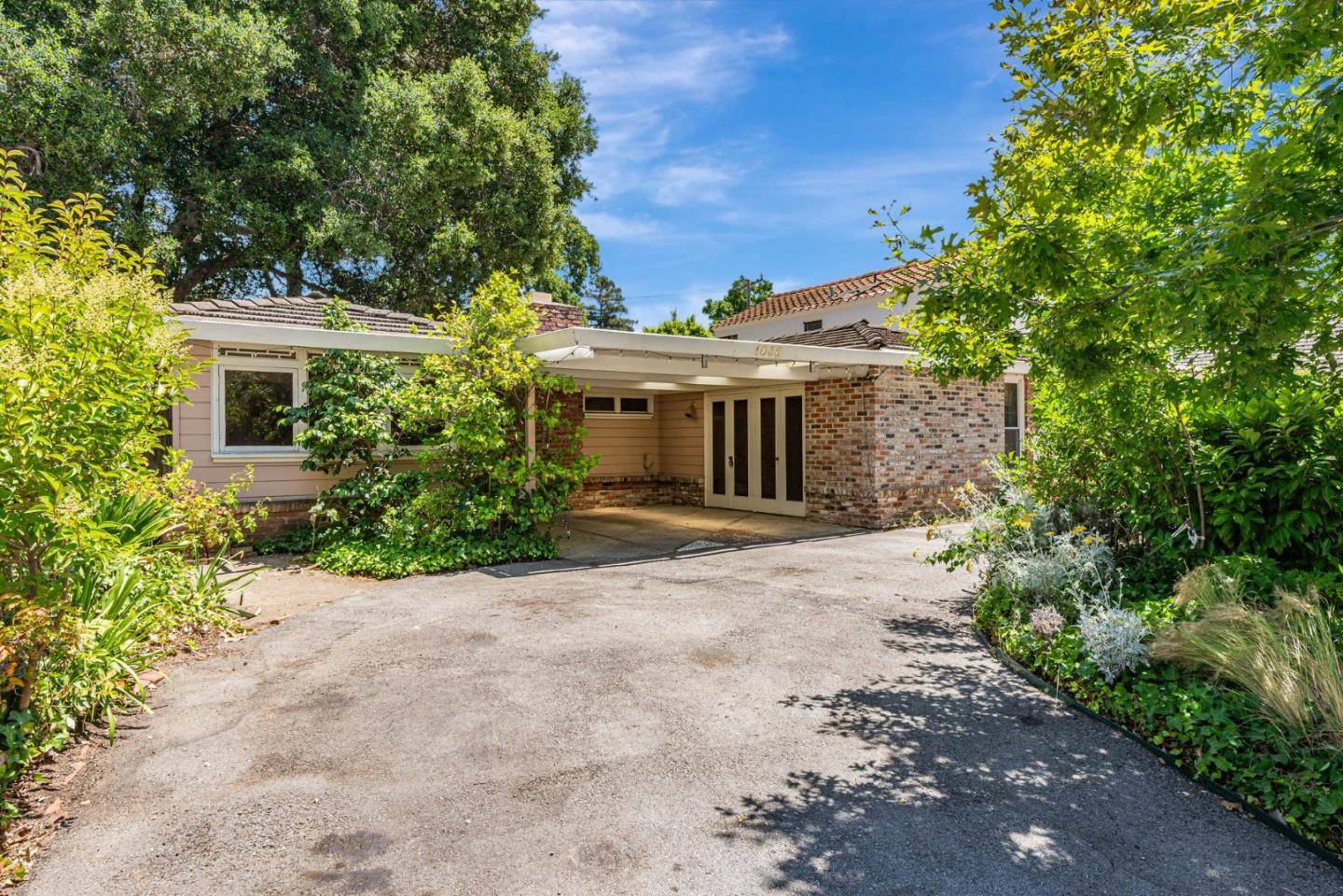 Menlo Park, CA 94025,1036 Almanor Avenue