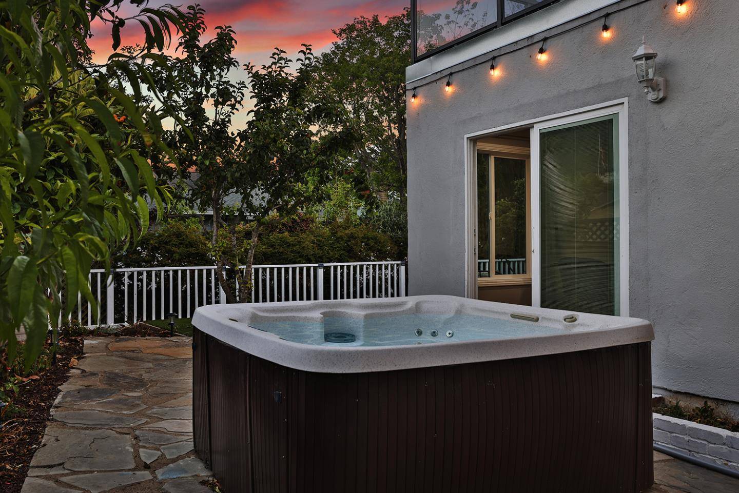 Pacifica, CA 94044,1001 Everglades Drive
