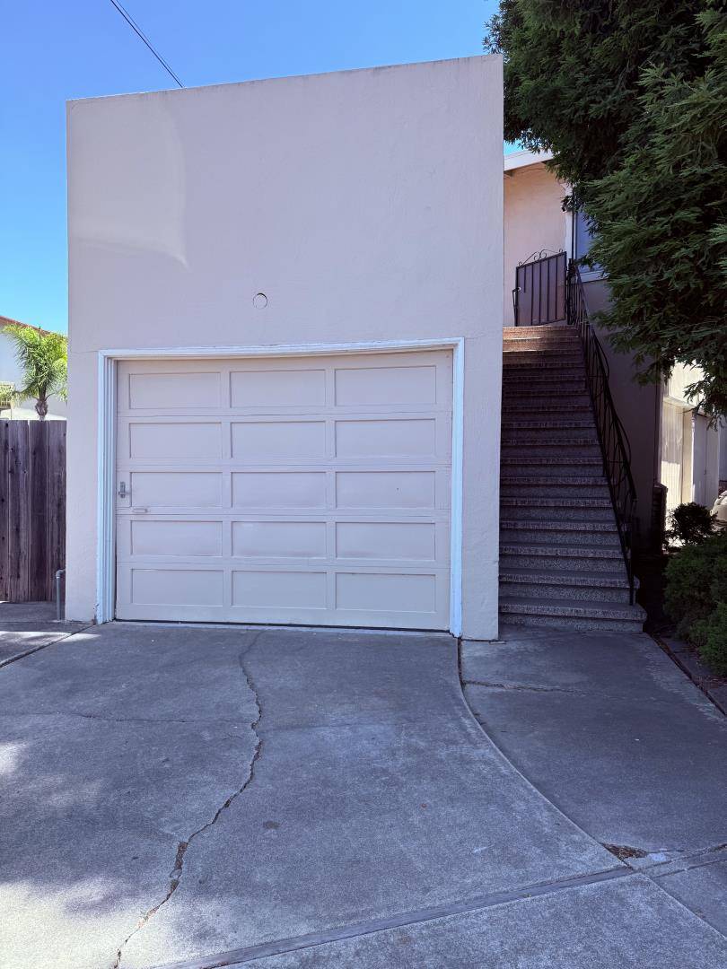 Redwood City, CA 94061,1401 Hess Road