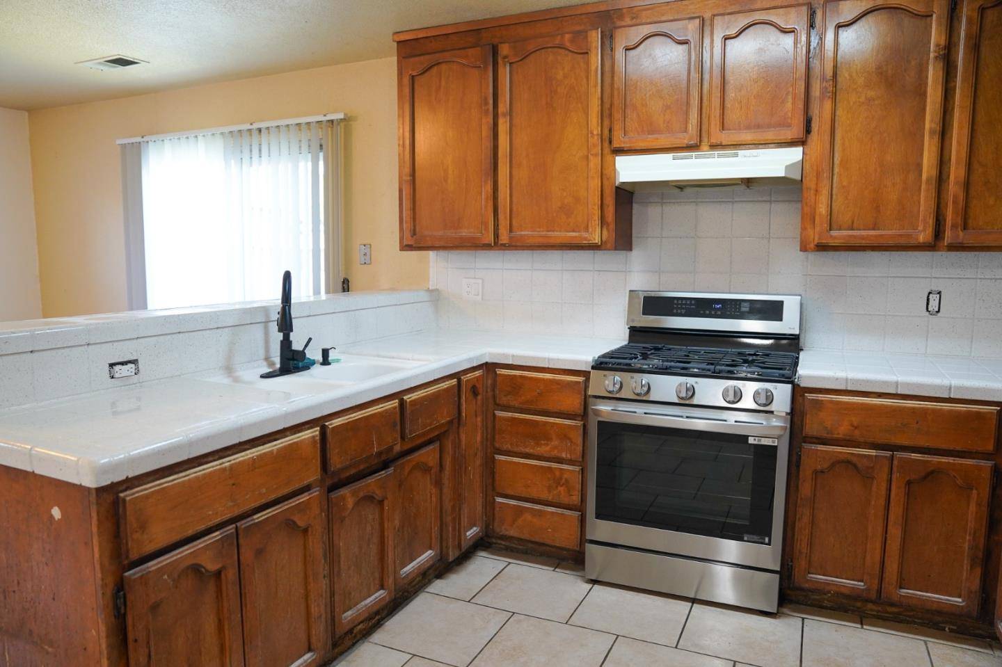 Stockton, CA 95206,1333 Luna Lane