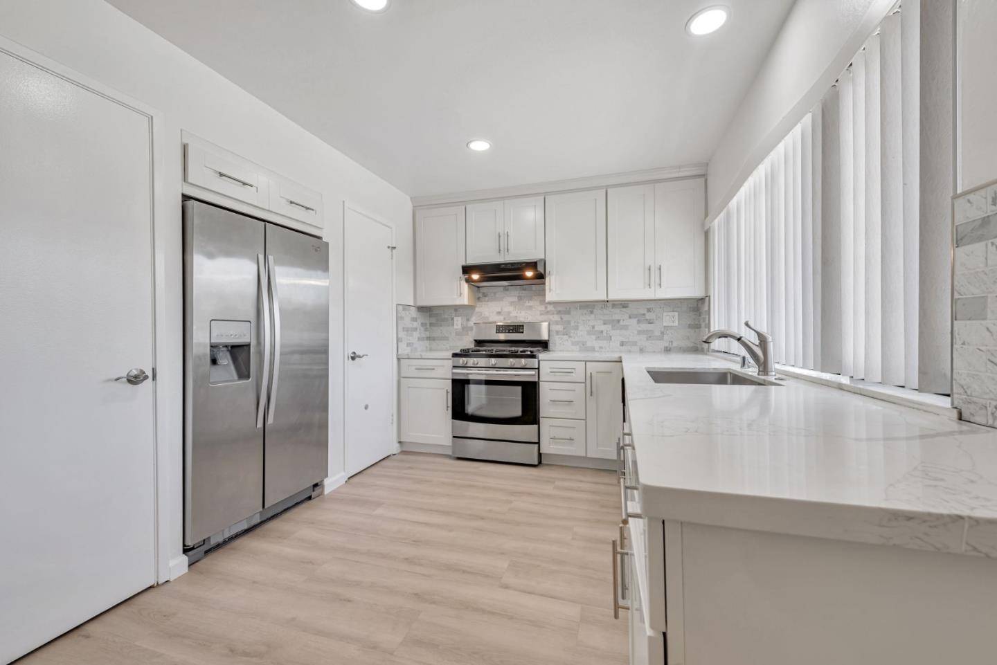 Foster City, CA 94404,301 Chesapeake Avenue