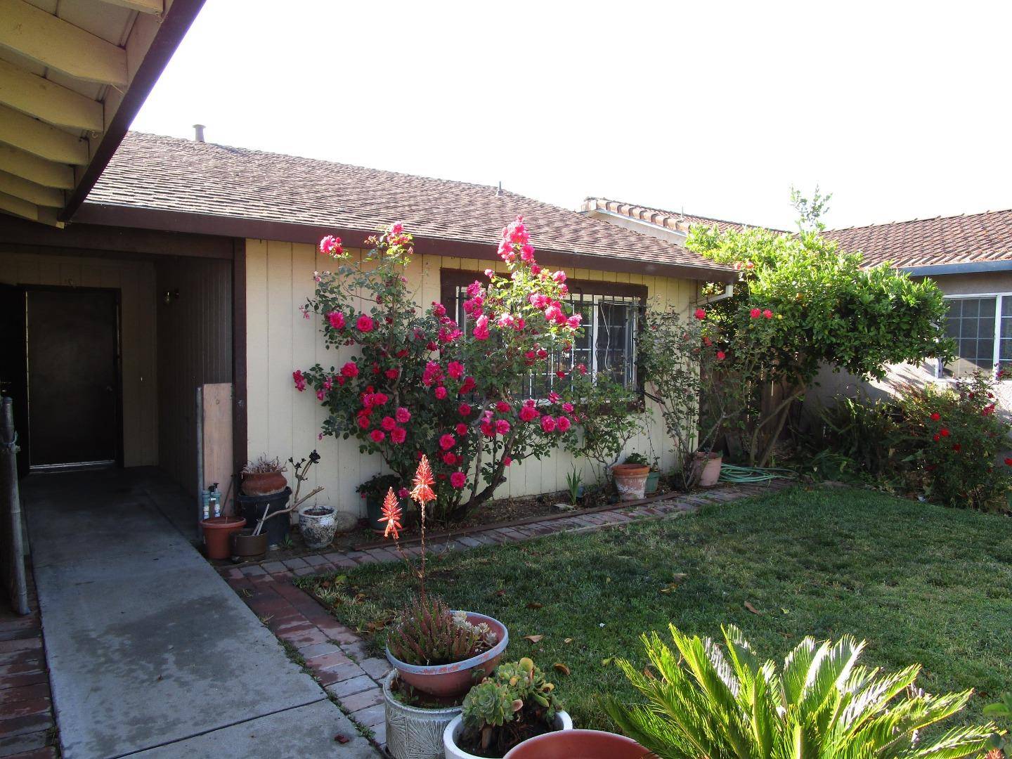 Hollister, CA 95023,271 Carnoble Drive