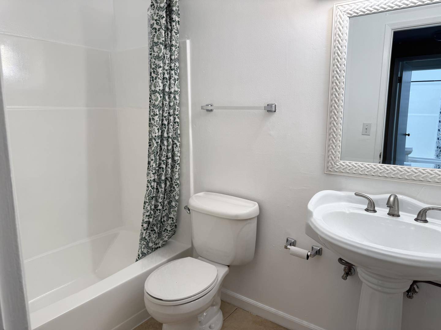 Concord, CA 94518,1091 Mohr Lane #D