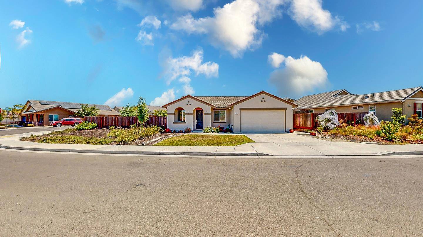 Hollister, CA 95023,677 Sacramento Way