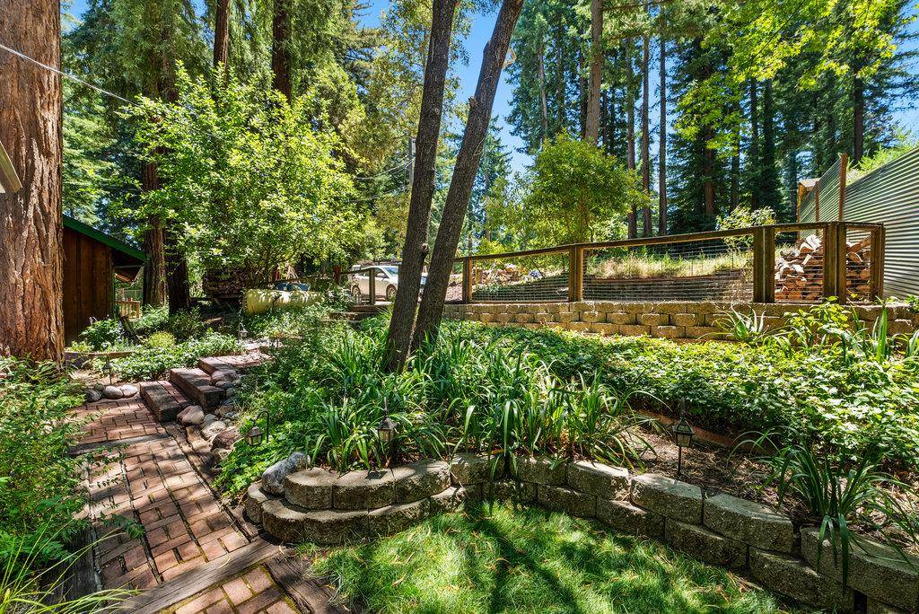 Felton, CA 95018,620 Knoll Way