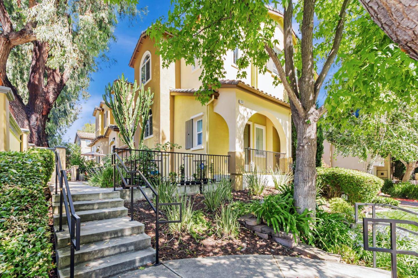 Sunnyvale, CA 94089,1014 Jena Terrace