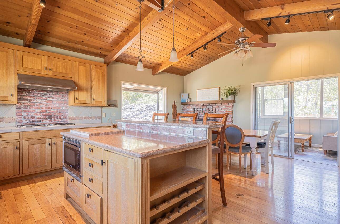 Salinas, CA 93908,394 Mesa Road