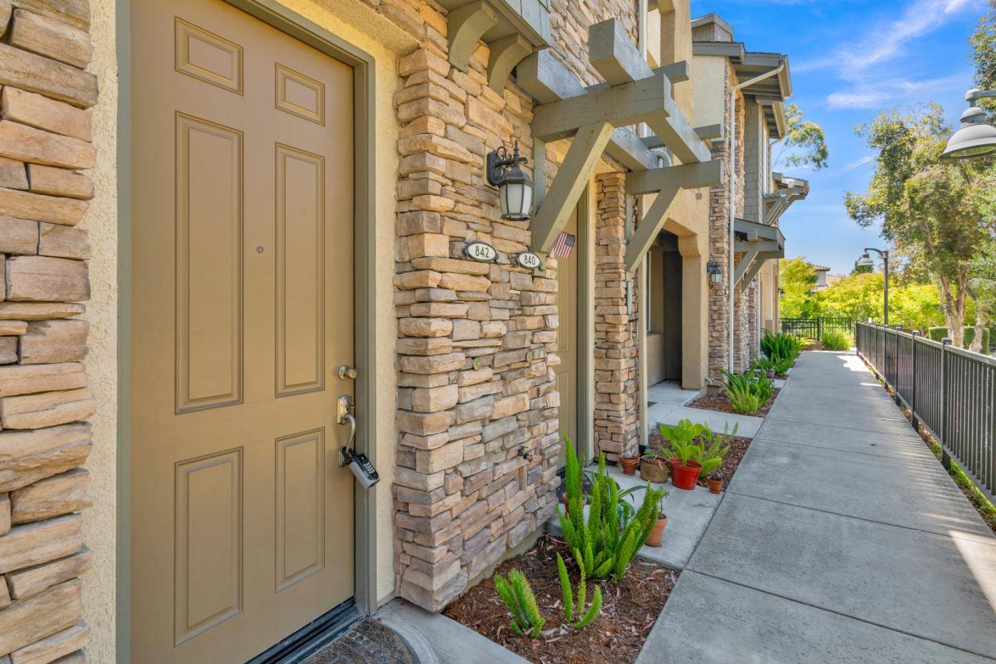 San Luis Obispo, CA 93401,842 Tarragon Lane #1203