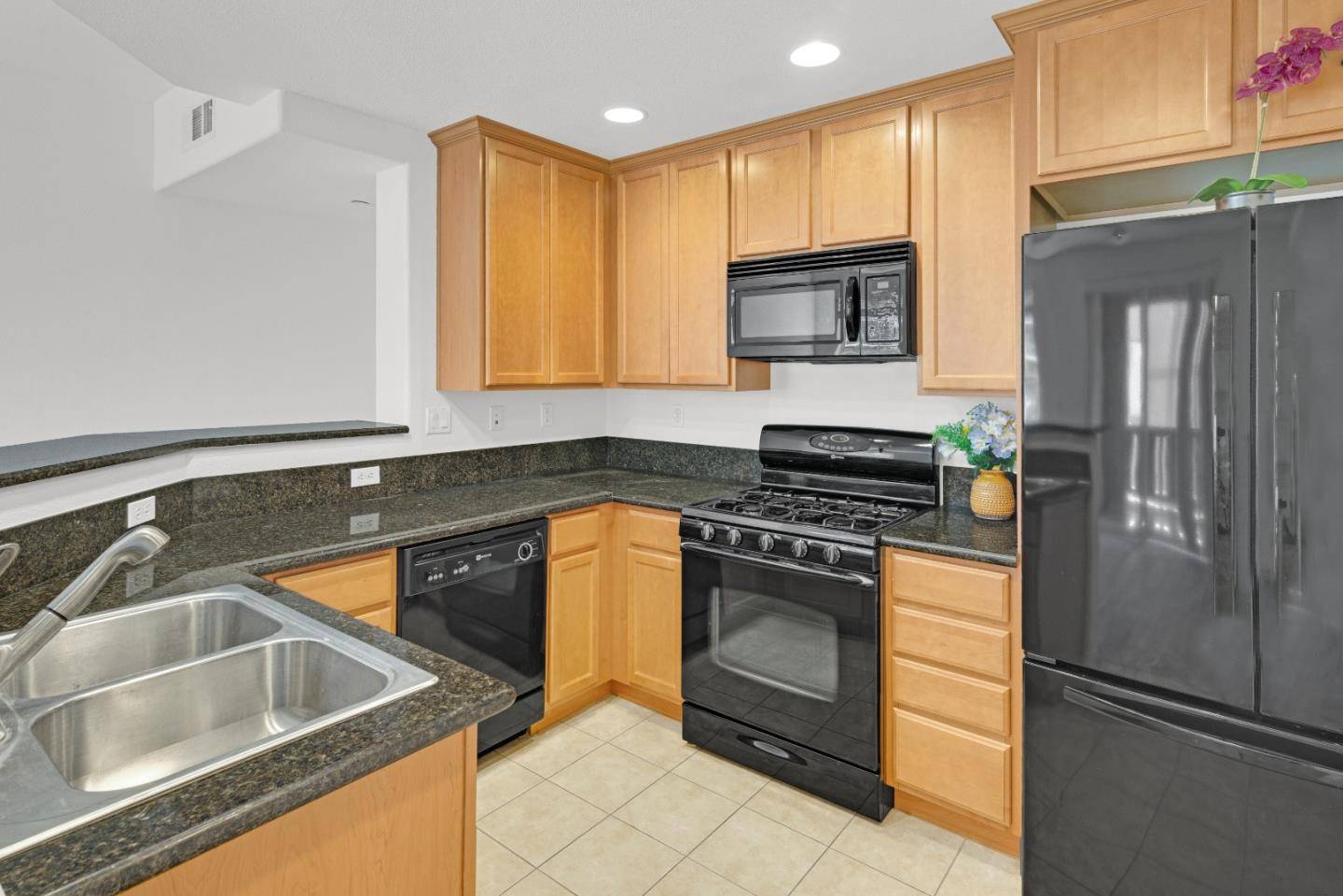 San Luis Obispo, CA 93401,842 Tarragon Lane #1203