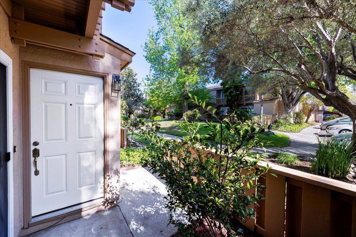 Sunnyvale, CA 94087,125 Connemara Way #16