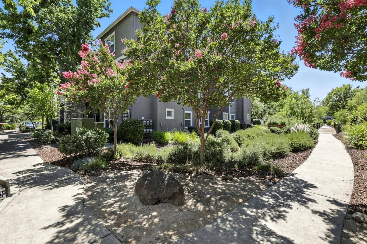 Antelope, CA 95843,8434 Walerga Road #1011