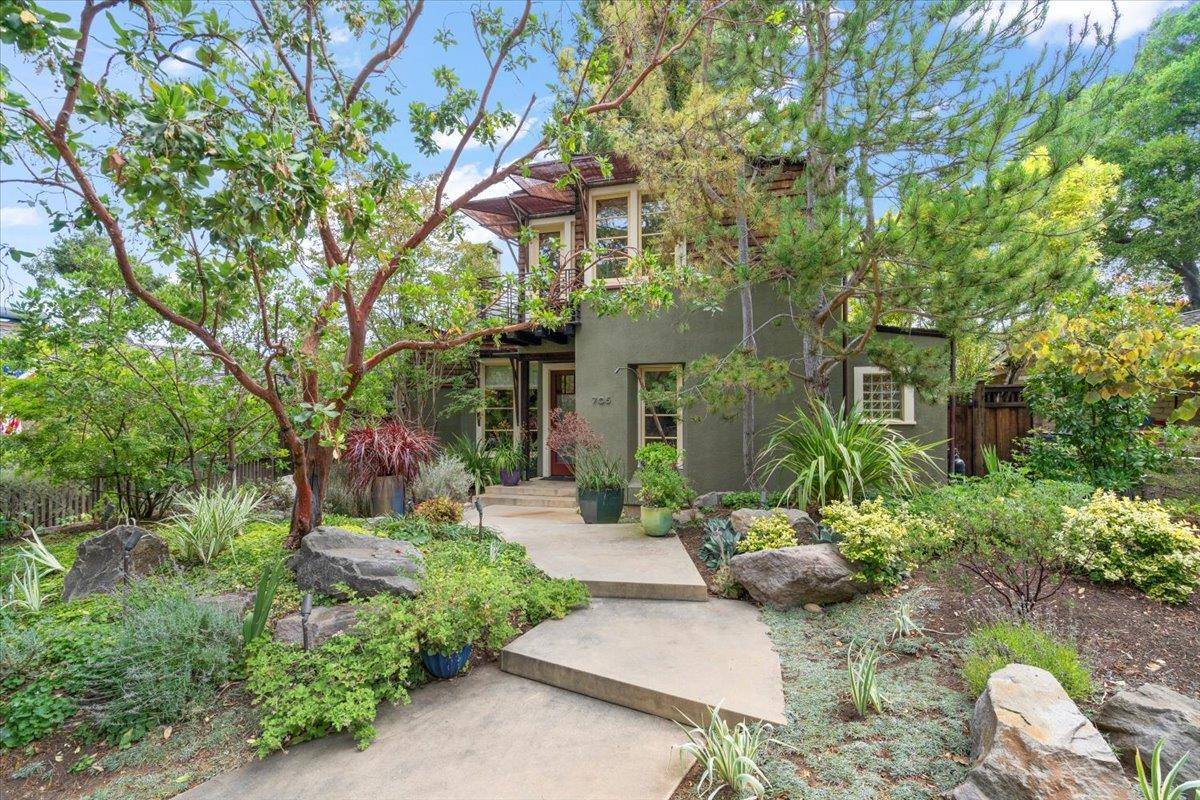 Los Altos, CA 94022,705 University Avenue
