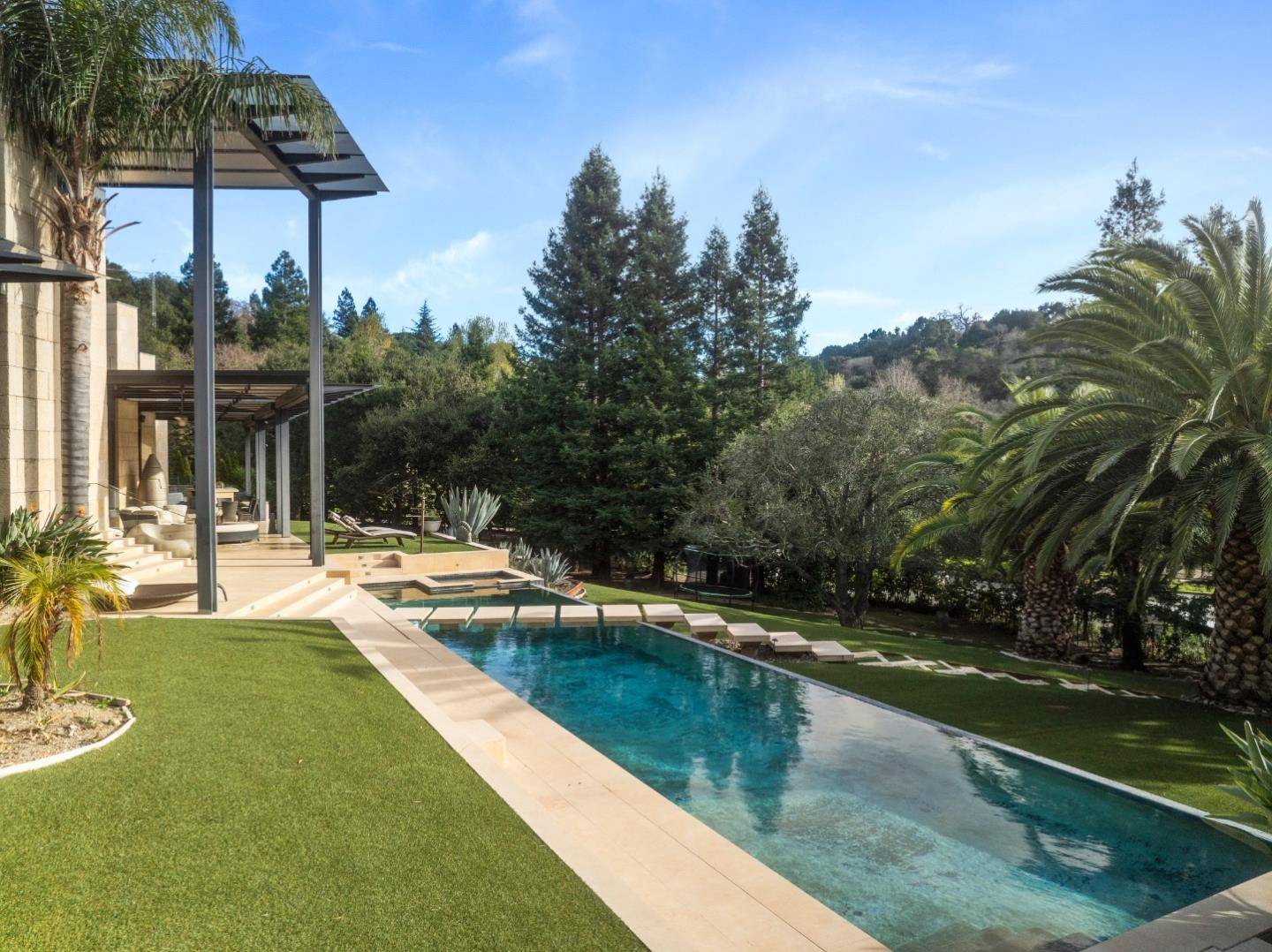 Los Altos Hills, CA 94022,Address not disclosed