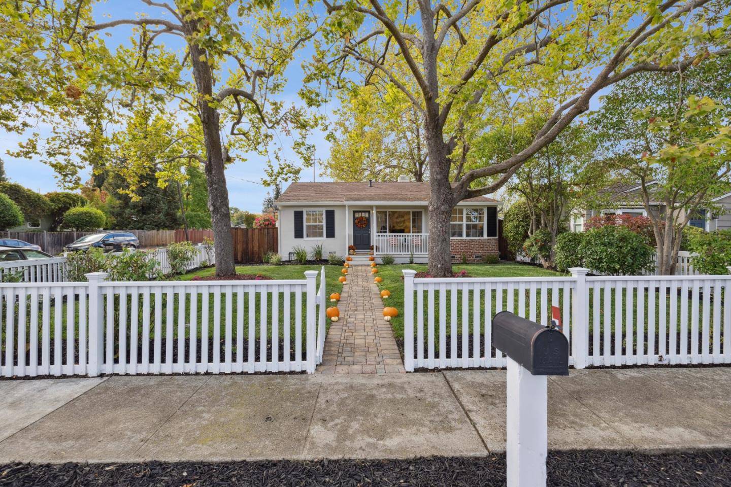 Redwood City, CA 94061,190 Rutherford Avenue