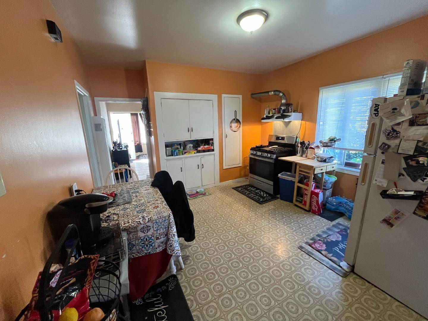 South San Francisco, CA 94080,210 7th Lane