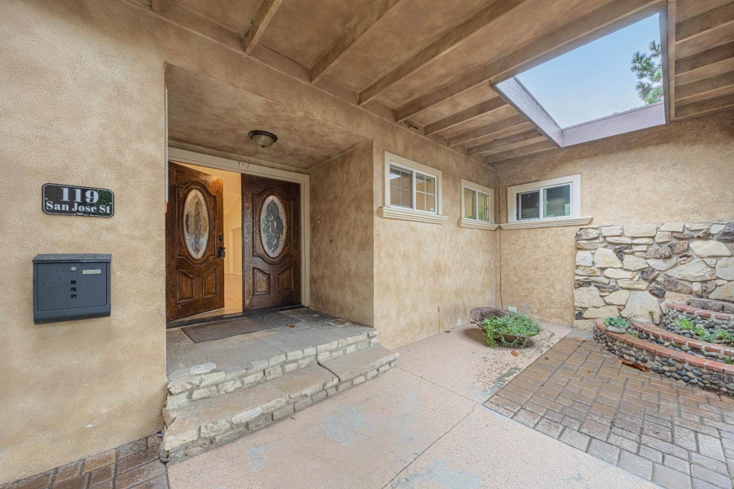 Salinas, CA 93901,119 San Jose Street