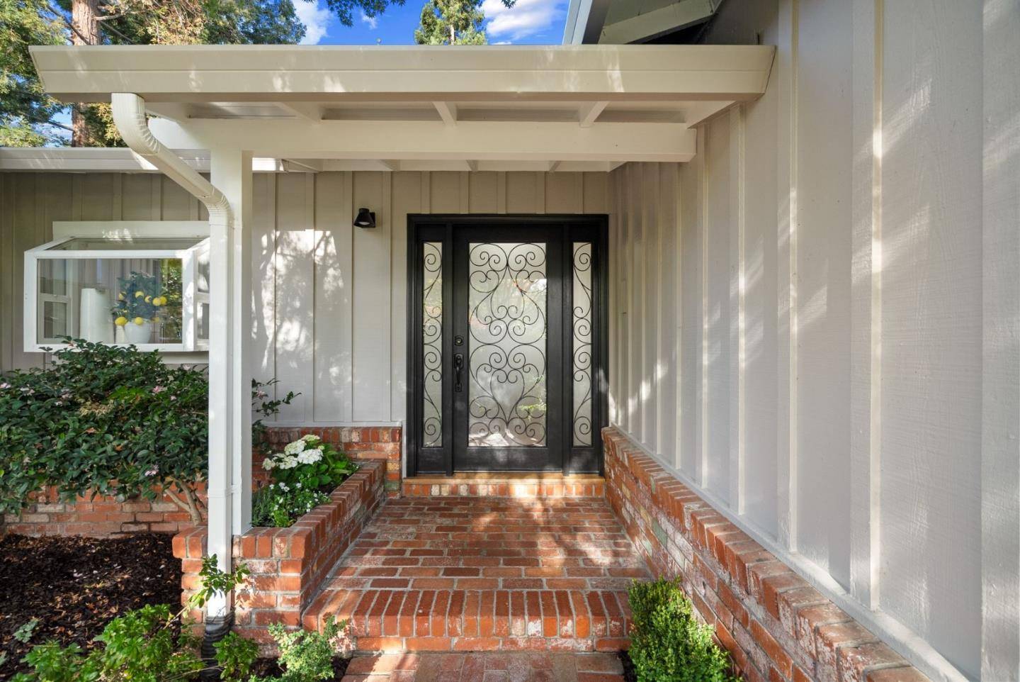 Redwood City, CA 94061,551 Sequoia Avenue