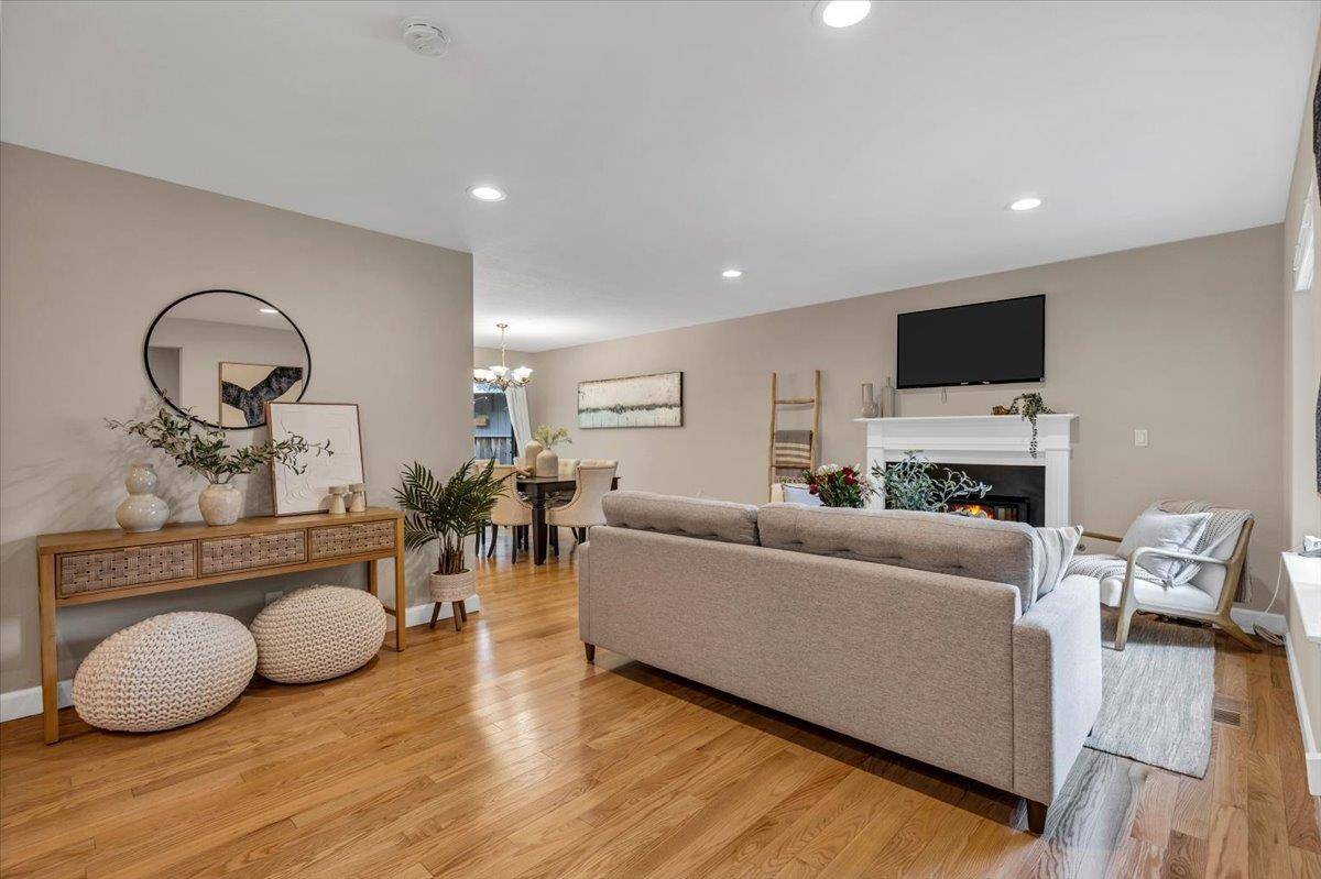 Los Gatos, CA 95032,207 Palmer Drive