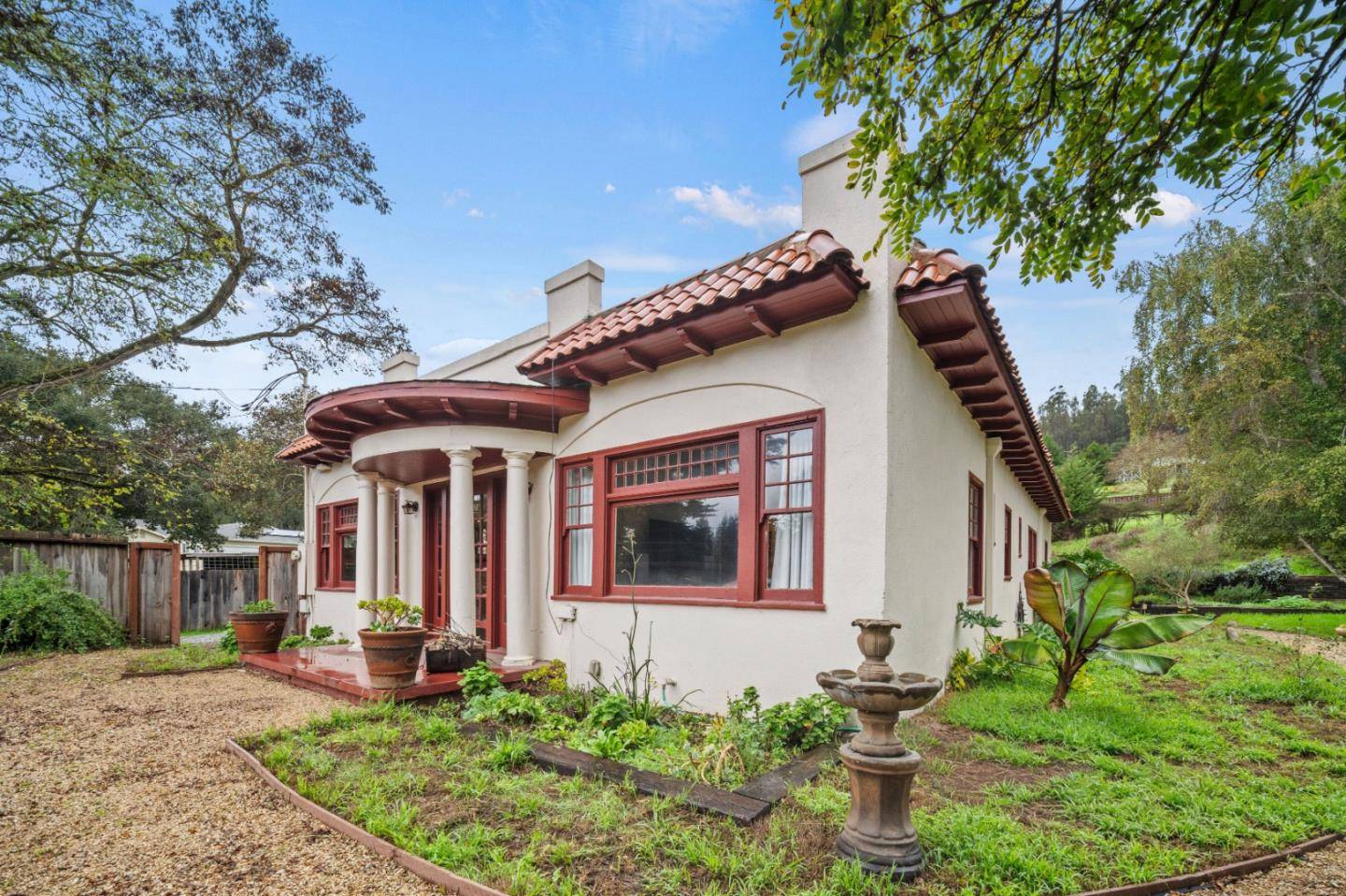 Salinas, CA 93907,73 Echo Valley Road