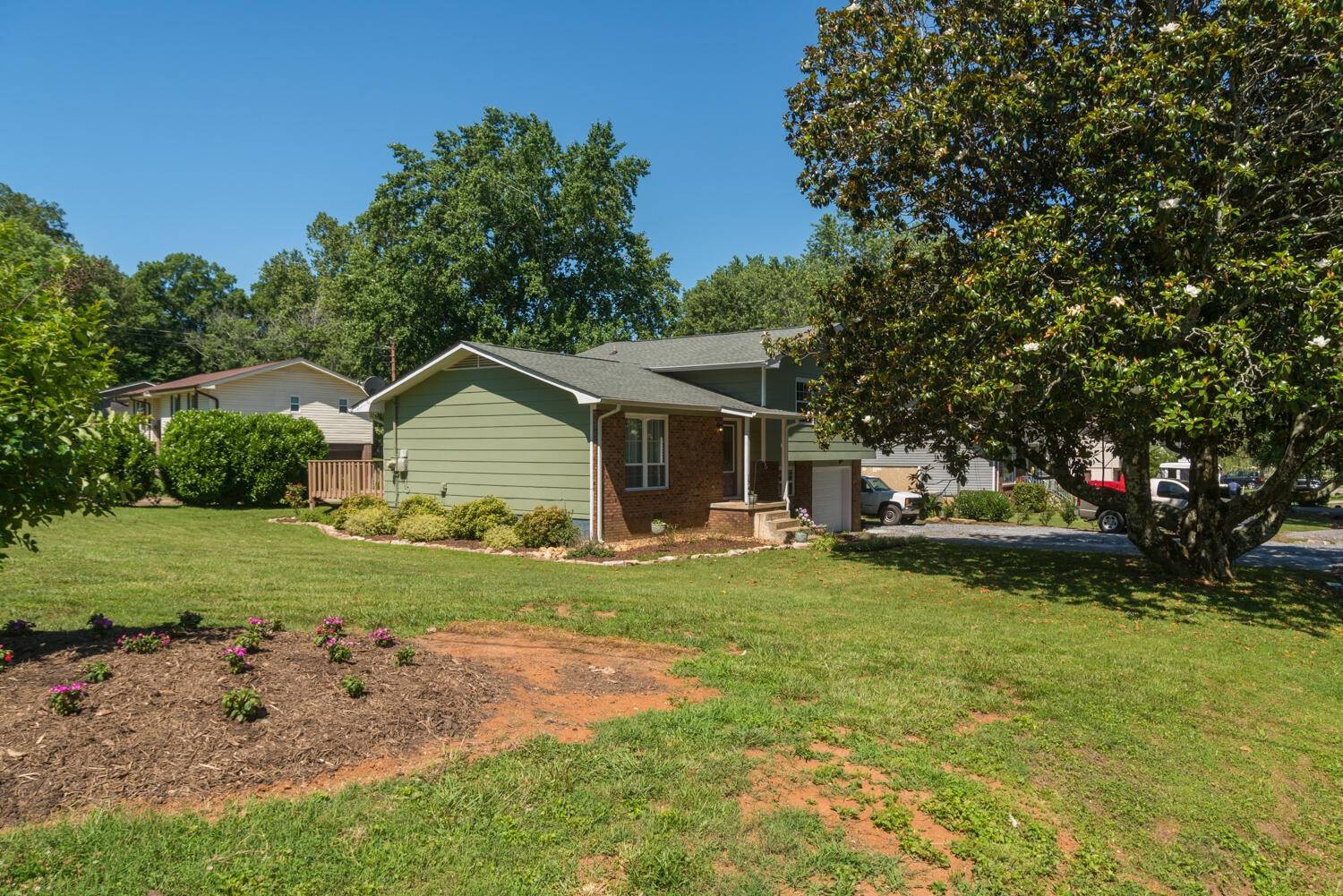 Hixson, TN 37343,1744 Crabtree Road