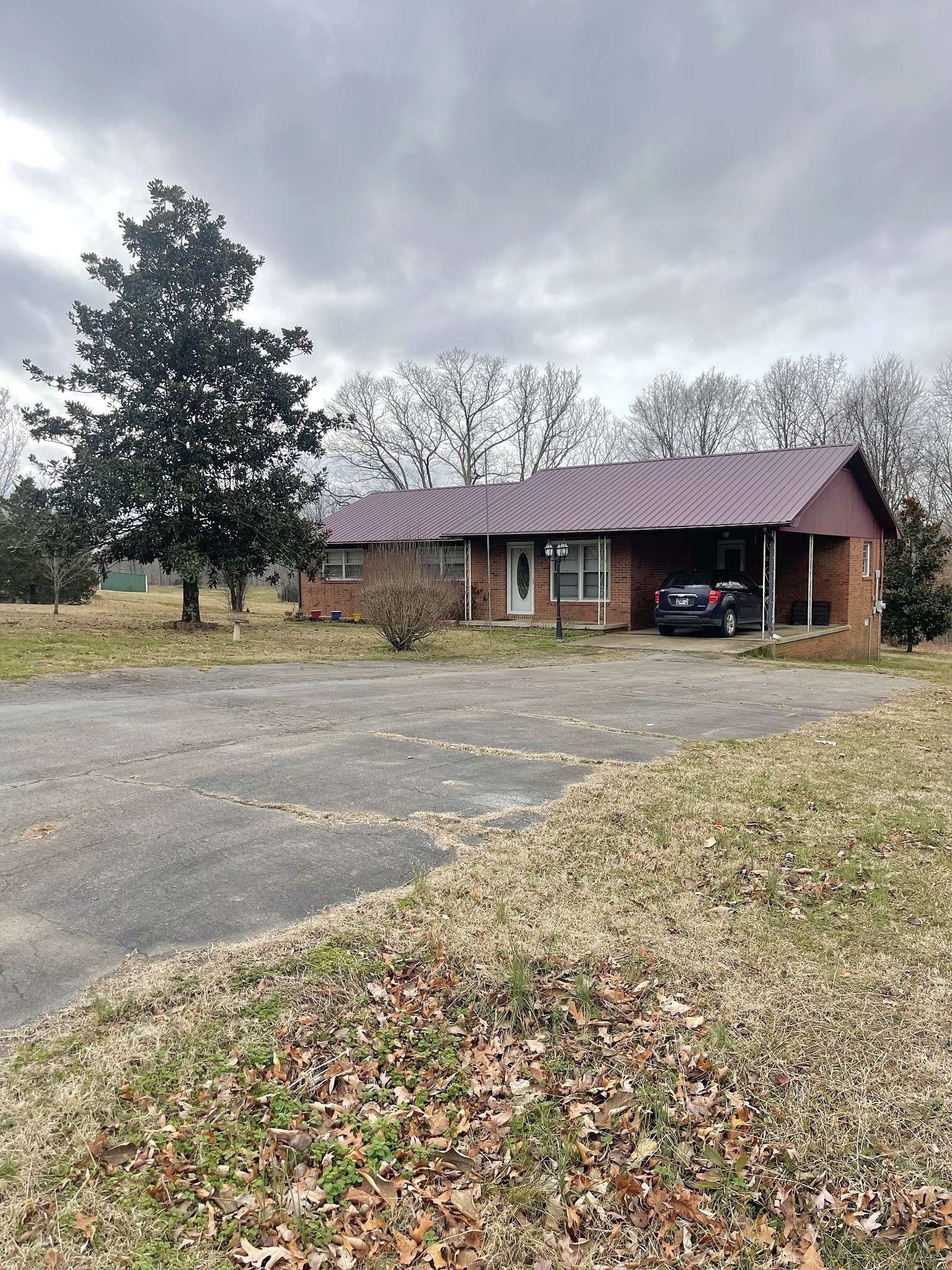 Cumberland City, TN 37050,978 Scotts Chapel Rd