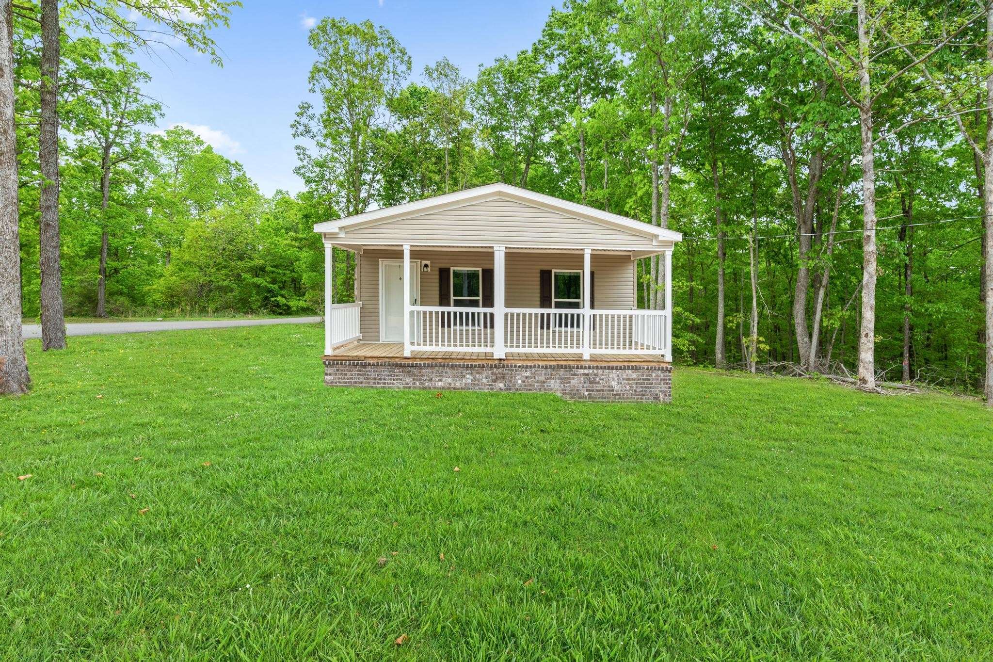 Hohenwald, TN 38462,102 Bella Way